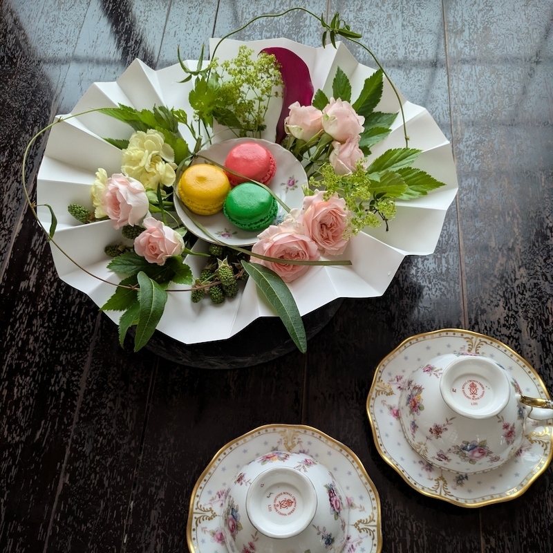テーブルの花　松下作品